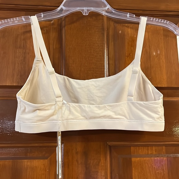 Skims Size M Bralette - Picture 2 of 3